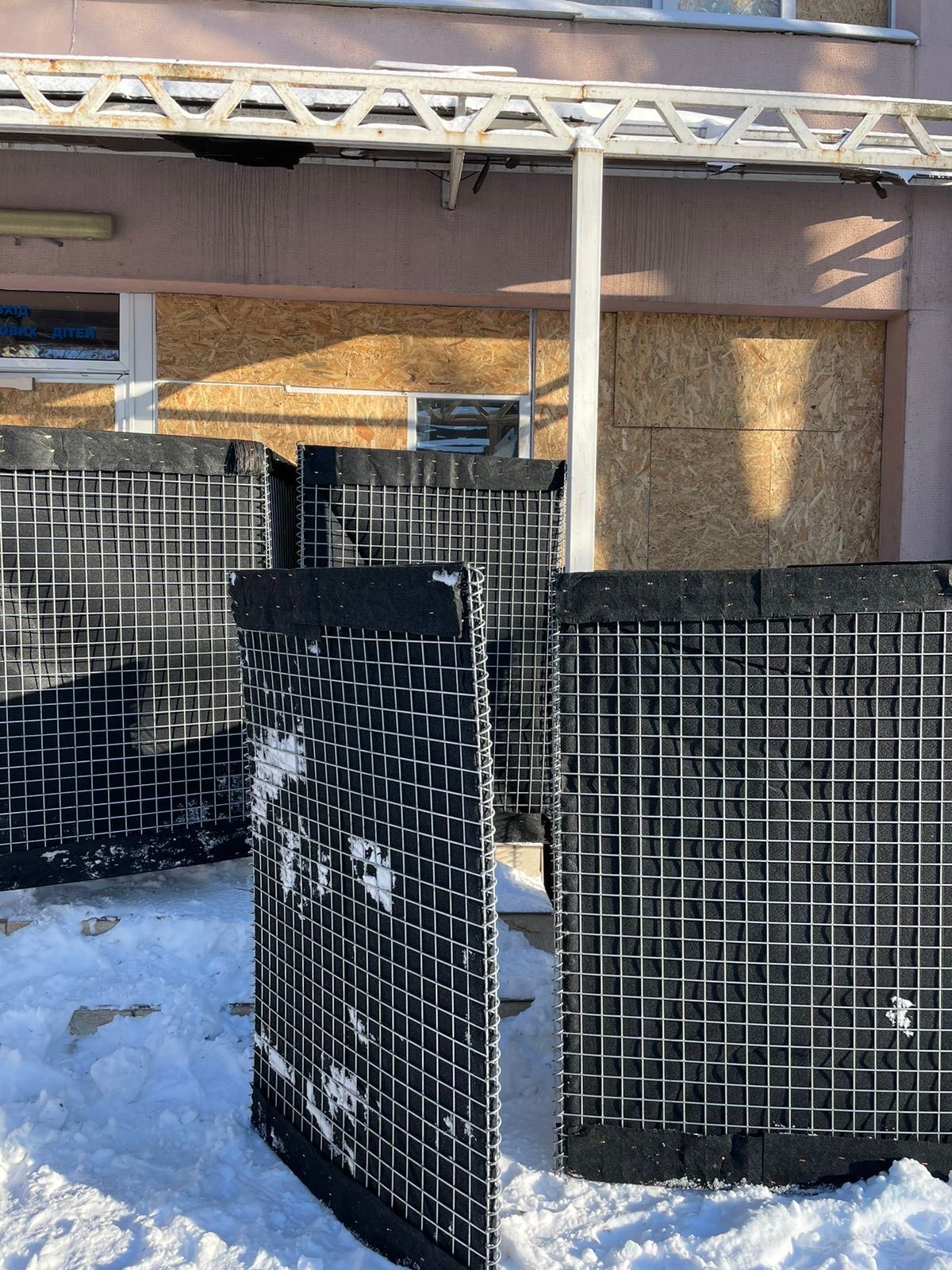 Folded HESCO barrier unit for easy transportation and storage